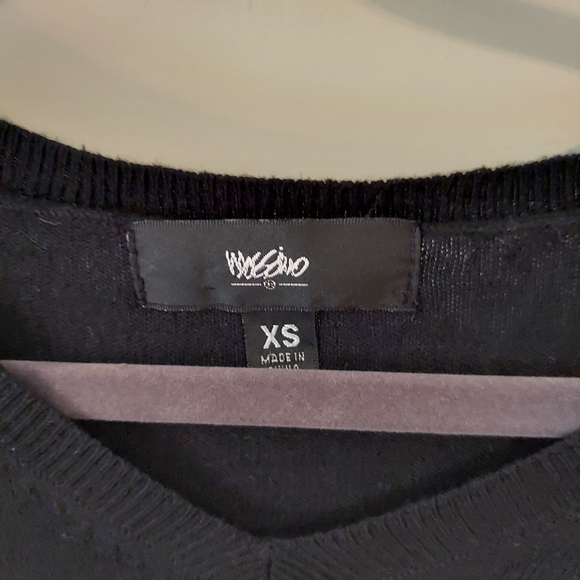 V Neck Sweater - Picture 5 of 5